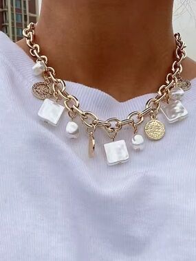 Veloura Vintage Gold Mosaic Necklace